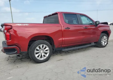 2021 Chevrolet Silverado K1500 Custom z USA, uszkodzony, nr VIN 3GCPYBEK7MG137080